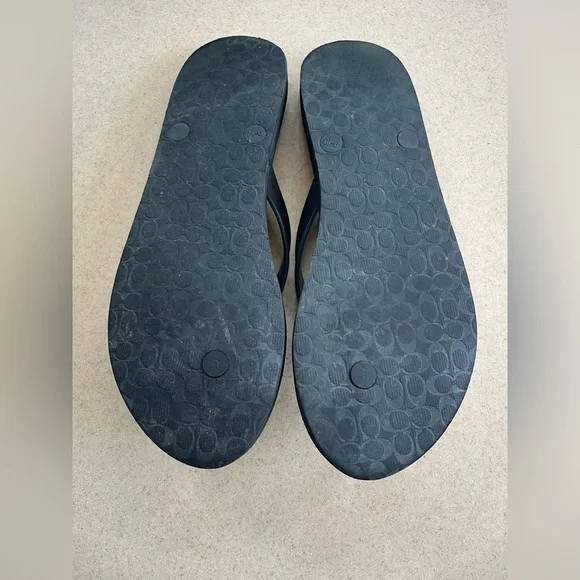 Coach Flip-Flops - Picture 5 of 5